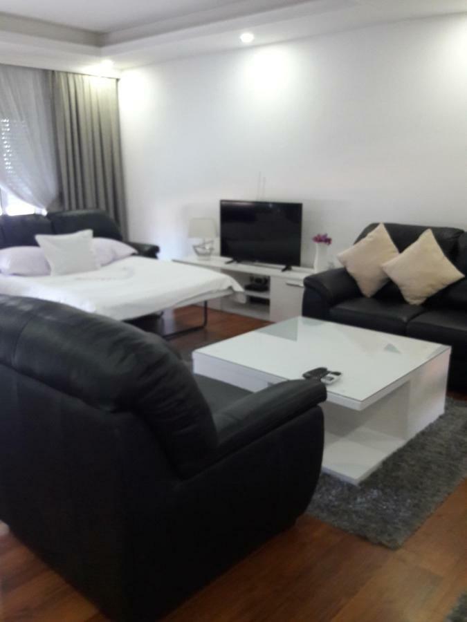 Apartments Dzan Улцин Екстериор снимка